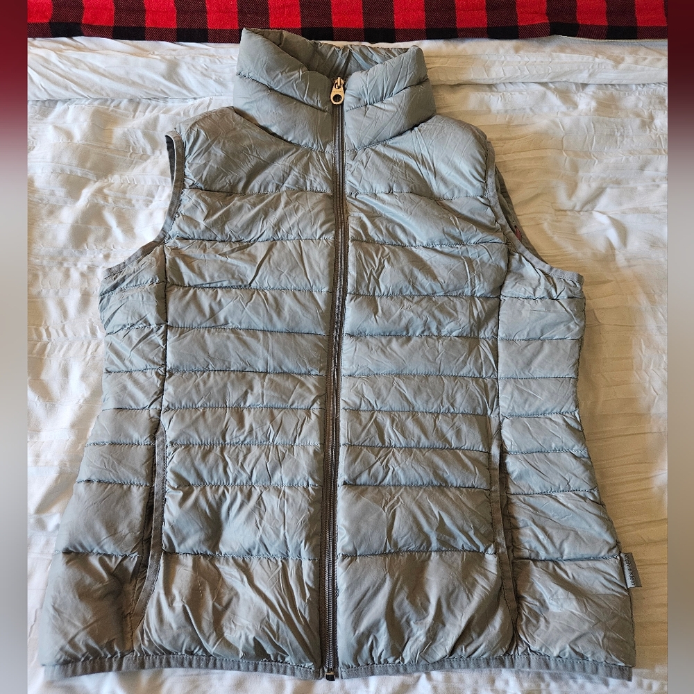 Calvin Klein packable Women's Gray Puffer Vest